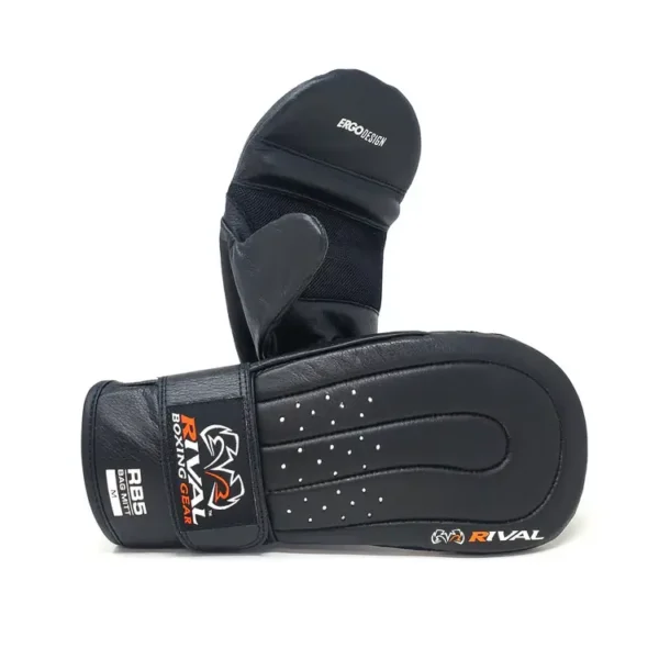 Rival RB5 Bag Mitts on white background