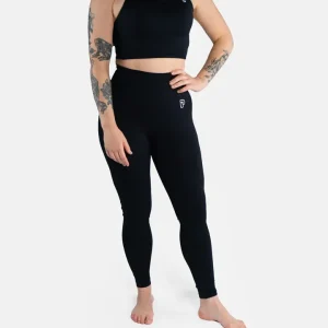 Woman wearing Progress Ladies Pro Seamless Grappling Leggings