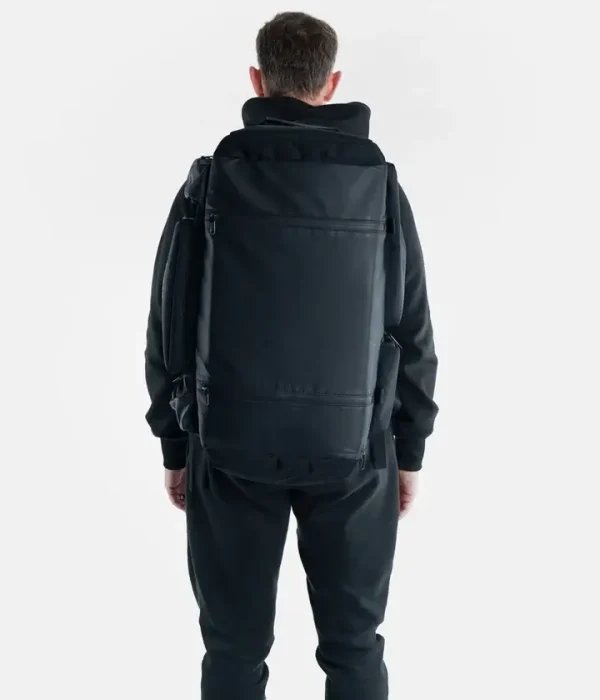 Progress Kit Bag - Black in Black — waistband detail