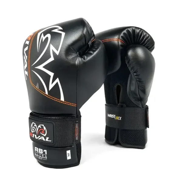 Rival Bag Gloves RB1 Ultra 2.0 in professional boxing gear