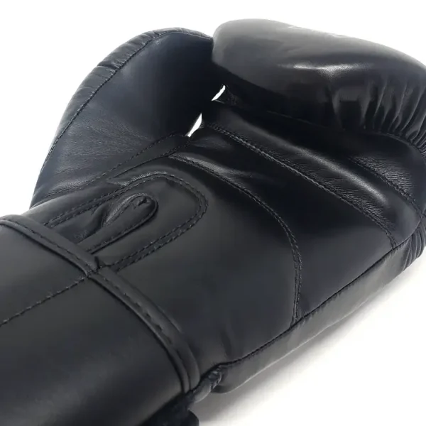 Rival RB4 Aero Bag Gloves - Black in Black — front view