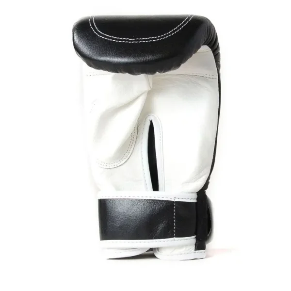 Sandee Velcro Bag Mitts Gloves Black 2 Sandee Velcro Bag Mitts Gloves in action