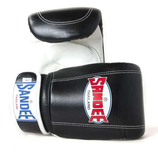 Sandee Velcro Bag Mitts Gloves Black 3 Sandee Velcro Bag Mitts Gloves in action