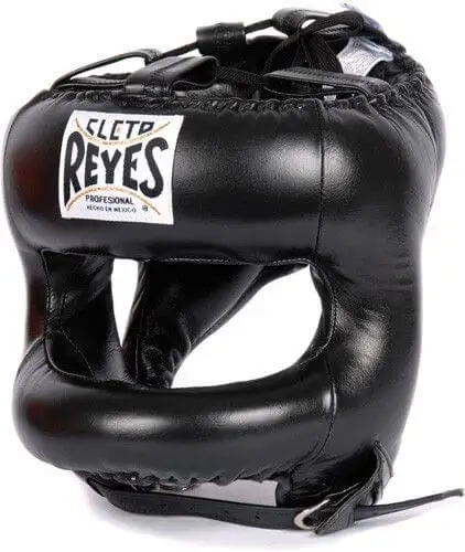 Man wearing a Cleto Reyes Headguard with Round Face Bar
