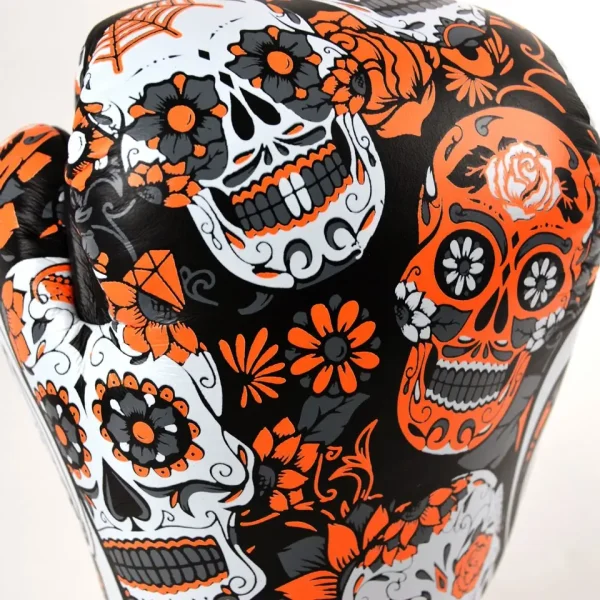 A pair of Twins Special Skull Boxing Gloves FBGVL3-53