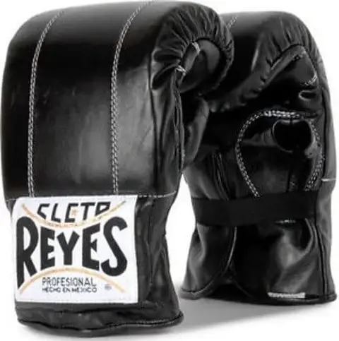 Cleto Reyes Original Bag Gloves on white background