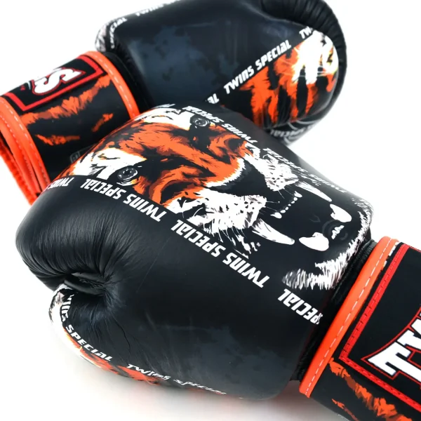 Twins Special Payak Boxing Gloves Fbgvl3 60 Black Orange 1 Twins Special Payak Boxing Gloves FBGVL3-60 in red and black color.