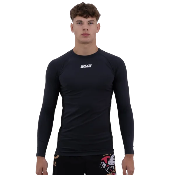 Scramble Shinobi Compression Top Long Sleeve Black 2 Scramble Shinobi Compression Top Long Sleeve in action
