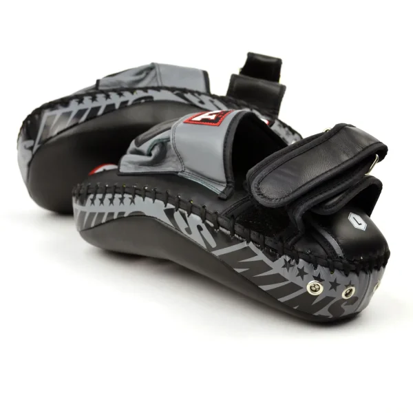 Twins Special Hybrid Kick Pads Focus Mitts Pml23 Black Grey 1 Twins Special Hybrid Kick Pads Focus Mitts PML23 in actions