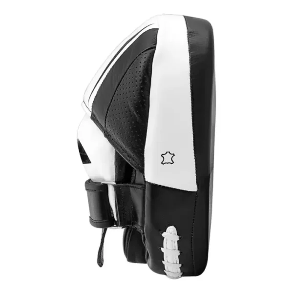 Adidas Pro Speed 550 Leather Focus Boxing Mitts Adidas Pro Speed 550 Leather Focus Mitts on a white background
