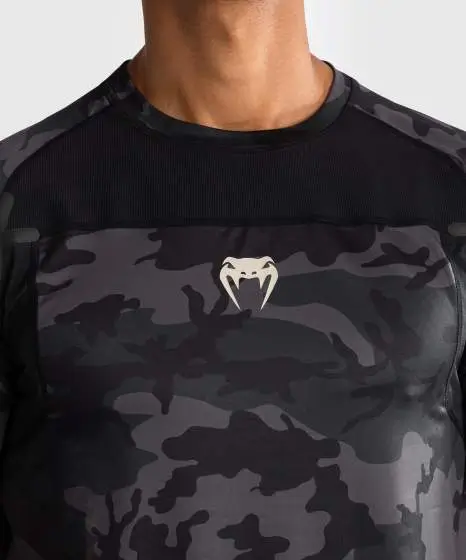 Venum G-Fit Performance T-Shirt Venum G-Fit Air Dry Tech T-Shirt in action