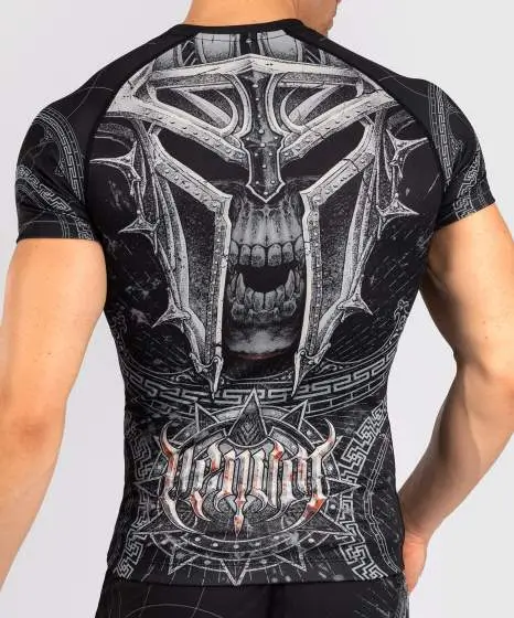 Venum Gladiator 5.0 Rashguard for Men Venum Gladiator 5.0 Men's Short Sleeve Rashguard in action