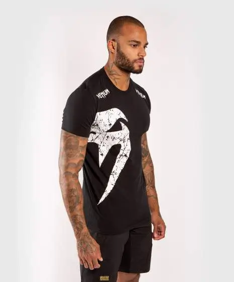 Venum Giant Fitness T-Shirt Venum Giant T-Shirt in black