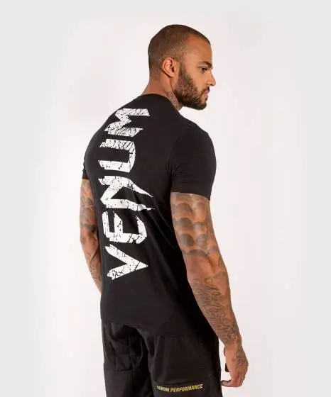 Venum Giant Black T-Shirt Venum Giant T-Shirt in black color