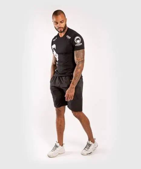 Venum Giant Black T-shirt Venum Giant T-shirt in a black color