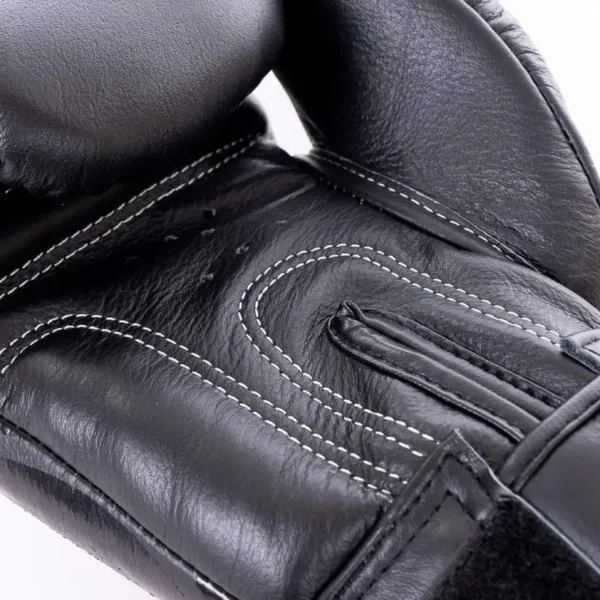A pair of Buakaw Boxing Gloves BGL-UL1