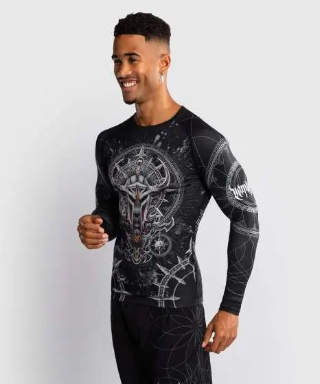 Venum Gladiator 5.0 Rashguard Product Image Venum Gladiator 5.0 Men's Long Sleeve Rashguard in action