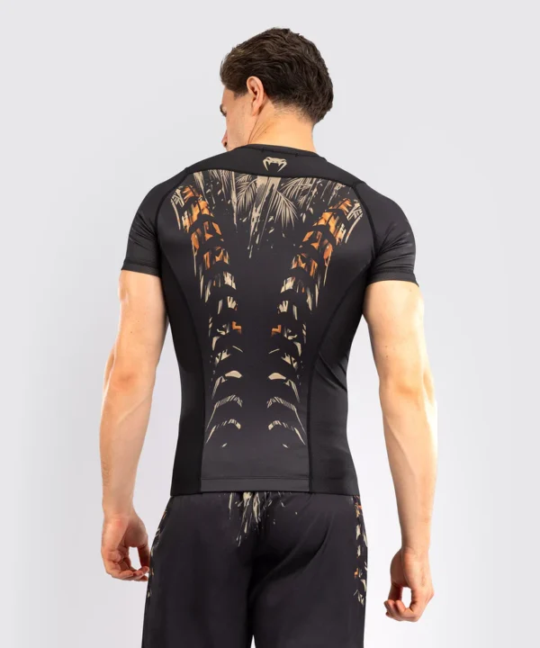 Venum Men's Rashguard Tiger Design Venum Tiger Men's Short Sleeve Rashguard in action