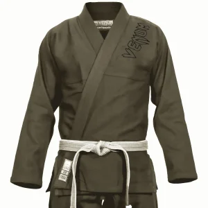 Man wearing a Venum Contender 2.0 BJJ Gi
