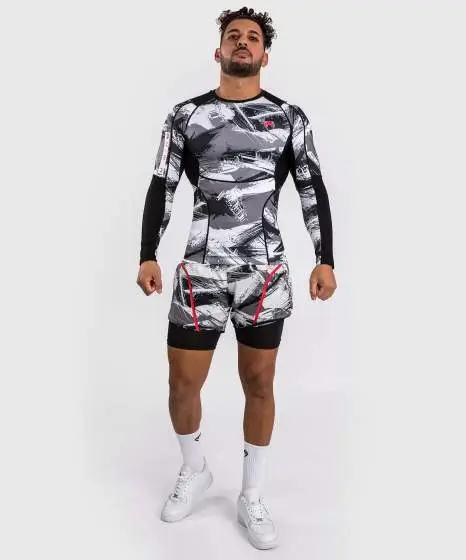 Venum Electron 3.0 Long Sleeve Rashguard in elegant black design