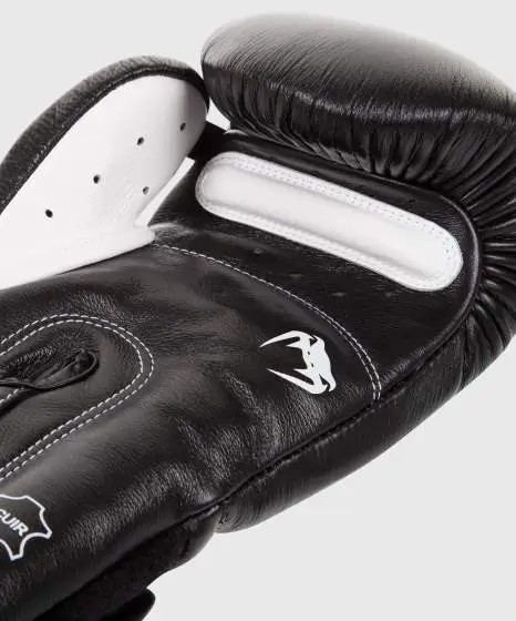 Venum Giant 3.0 Boxing Gloves in Nappa Leather
