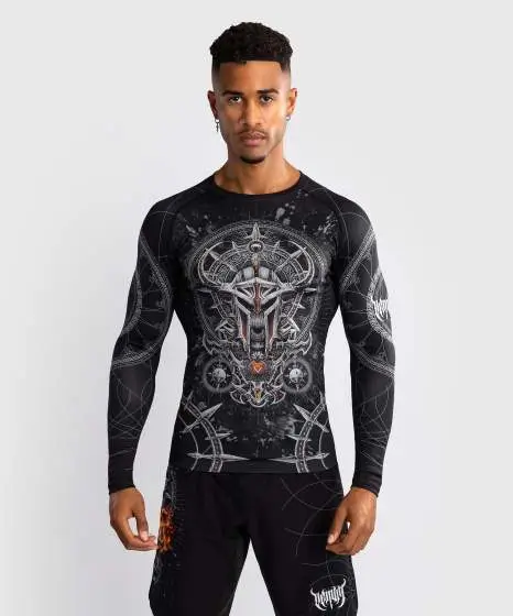 Venum Gladiator 5.0 Rashguard for Men Man wearing Venum Gladiator 5.0 Men's Long Sleeve Rashguard