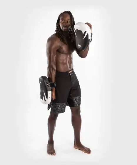Venum Kick Boxing Gear 2.0 Small Paws in action