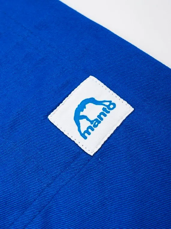 A person wearing Manto Base 2.0 BJJ Gi