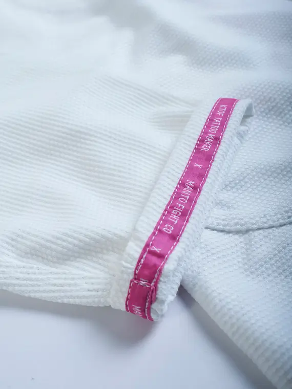 Person wearing Manto x KTOF Balaclava BJJ Jiu Jitsu Gi
