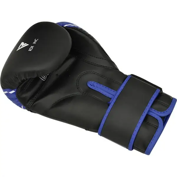 RDX_Robo_Kids_Boxing_Gloves Close view of RDX Robo Kids Boxing Gloves in red color.