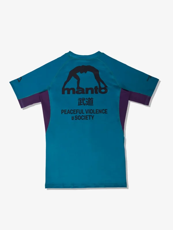 Athlete wearing Manto Society Rash Guard