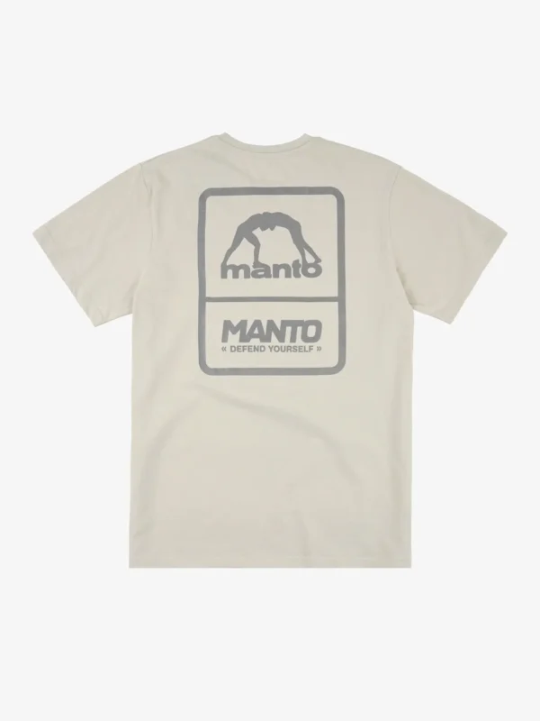 Model Wearing Manto Pulse T-Shirt A black Manto Pulse T-Shirt worn by a model