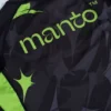 Manto Terra Long Sleeve Rash Guard in action