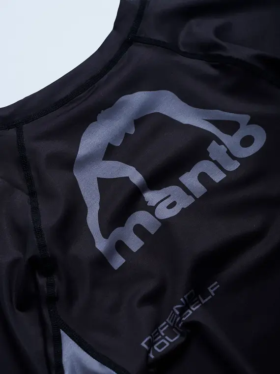 Athlete wearing a Manto Ranked BJJ Rash Guard