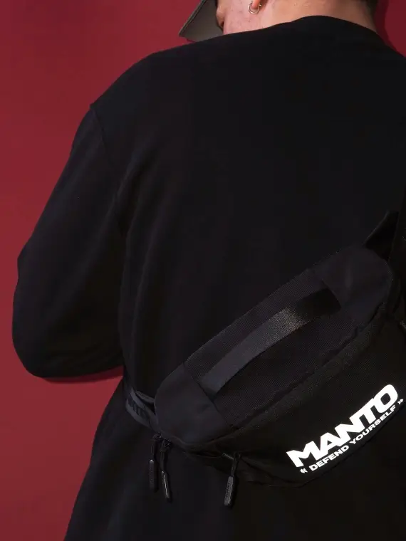 Manto Defend Waist Bag Black 7 Manto Defend Waist Bag in black color