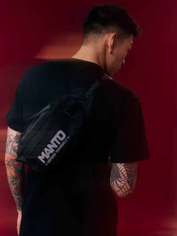 Manto Defend Waist Bag Black 8 Manto Defend Waist Bag in black color
