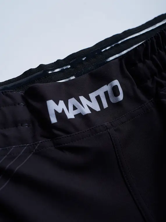 Manto Flow Fight Shorts Black 2 Manto Flow Fight Shorts in a stylish design