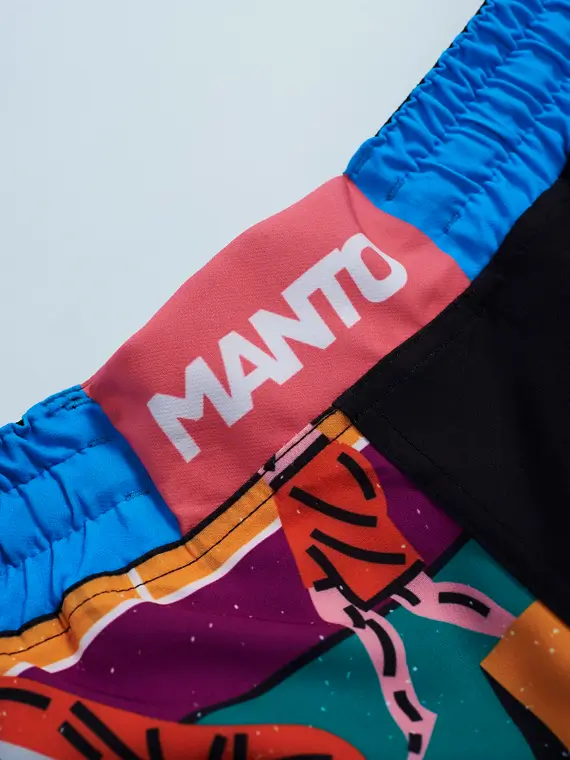 Man wearing Manto Gym 2.0 Fight Shorts