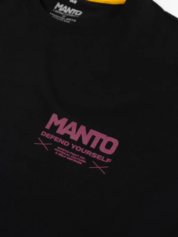 Manto Kicker T Shirt Black 1 Man wearing Manto Kicker T-shirt