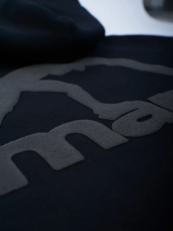 Man wearing a Manto Label Oversize Hoodie