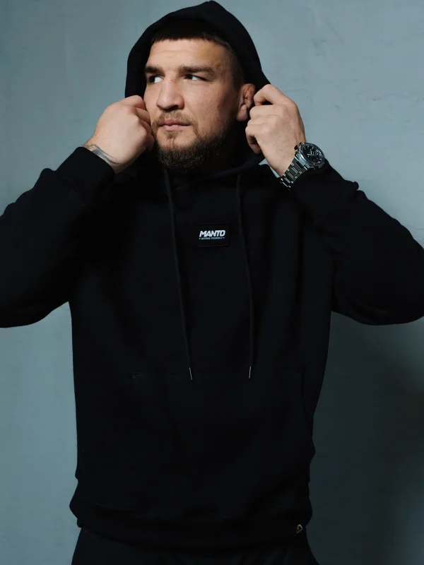 Man wearing a Manto Label Oversize Hoodie