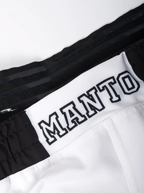 Manto Miko Fight Shorts in action