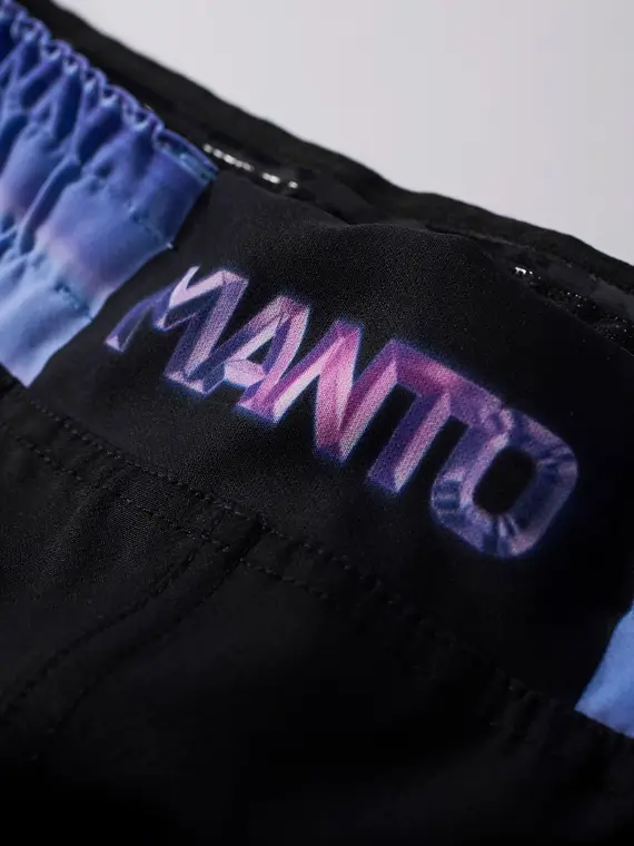 Manto Mirage Fight Shorts in action