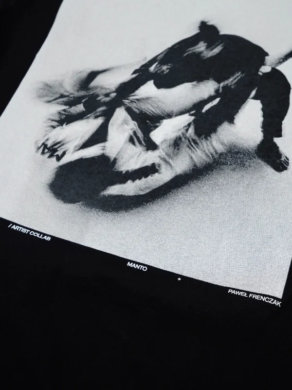 Manto Motion T Shirt Black White 1 Manto Motion T-Shirt in a casual setting