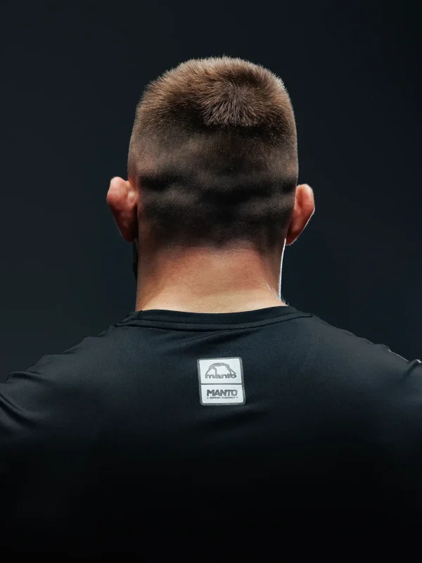 Manto Pulse Performance T-Shirt in action