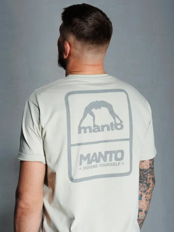 Manto Pulse T Shirt Beige 5 Man wearing a Manto Pulse T-Shirt