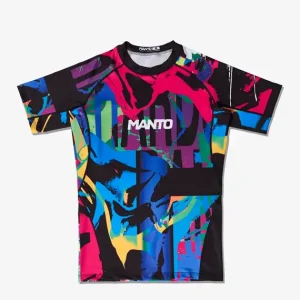 Man practicing martial arts in a Manto Rave Rashguard