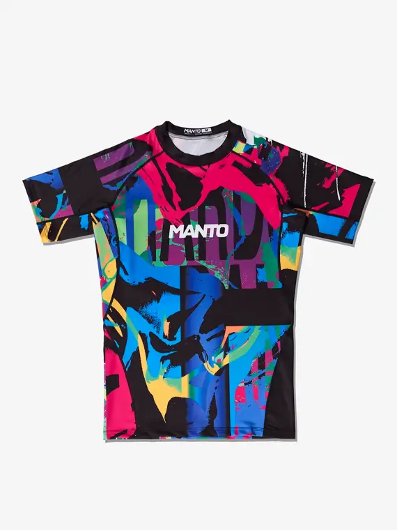 Stylish Manto Rave Rashguard in Action Man practicing martial arts in a Manto Rave Rashguard