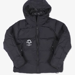 Woman wearing Manto Society Puffer Jacket in black color
