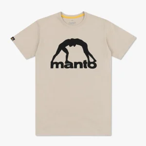 Manto Vibe 25 T-Shirt Lifestyle Shot Man wearing Manto Vibe 25 T-Shirt in a casual setting